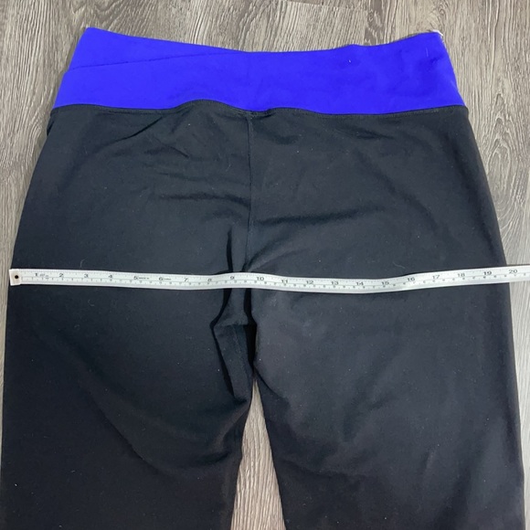 Lululemon flare yoga pants - Picture 9 of 13